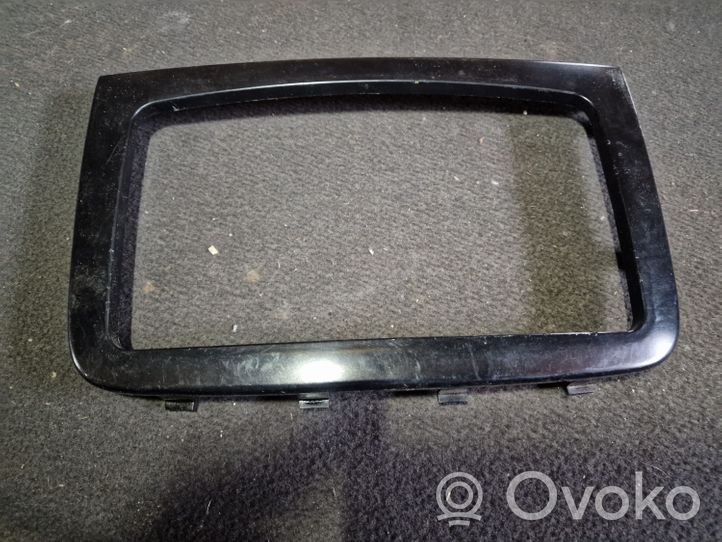 Mercedes-Benz Vito Viano W639 Radion/GPS-laitteen pääyksikön kehys 6396890639