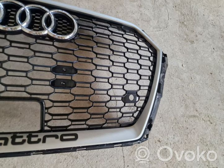 Audi RS3 Etupuskurin ylempi jäähdytinsäleikkö 8V5853651R