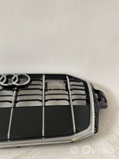 Audi Q7 4M Etupuskurin ylempi jäähdytinsäleikkö 4m0853651
