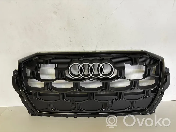 Audi SQ7 Maskownica / Grill / Atrapa górna chłodnicy 4m0853651