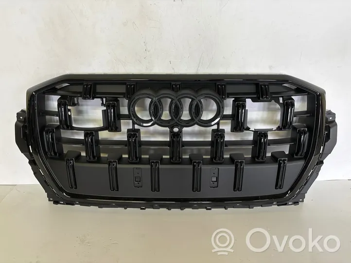 Audi SQ7 Grotelės priekinės 4M0853651B