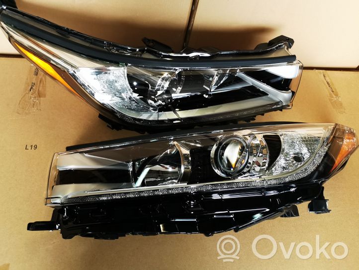 Toyota Highlander XU50 Headlights/headlamps set 