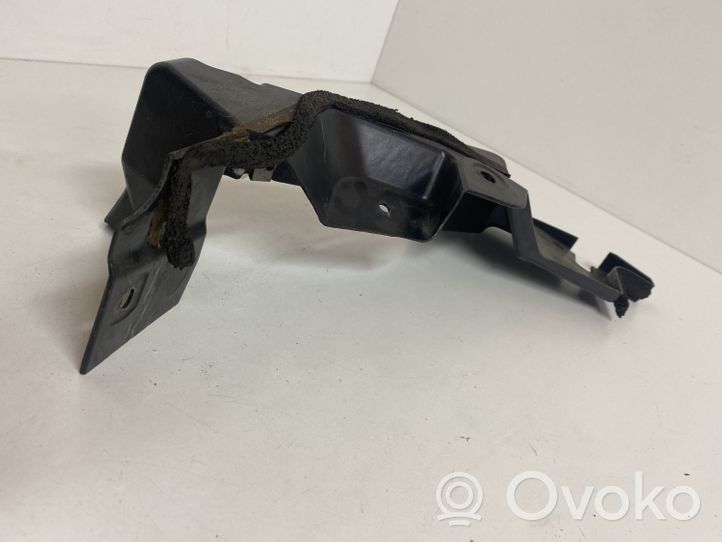 Jaguar XJ X351 Bracket in trunk/boot AW93F017C01AB