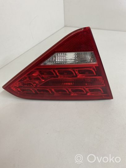 Audi S5 Lampy tylnej klapy bagażnika 8T0945093A