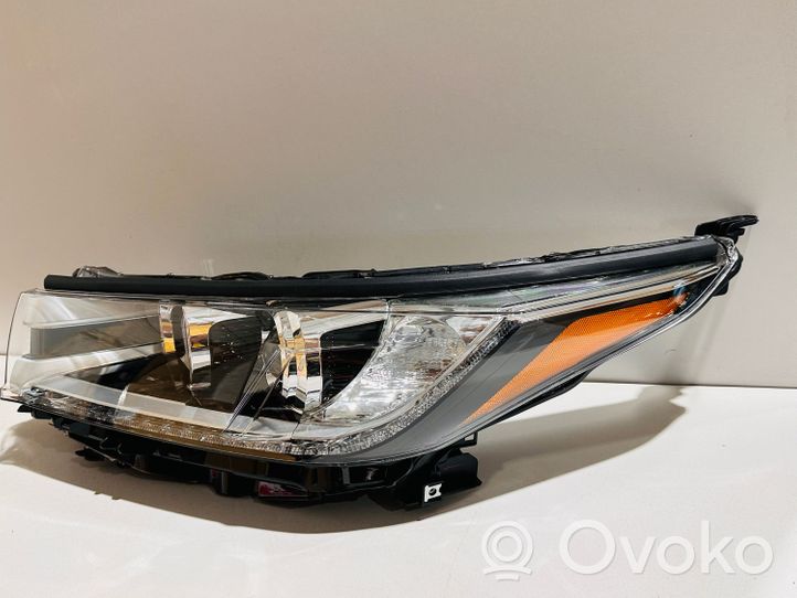 Toyota Highlander XU50 Lampa przednia 