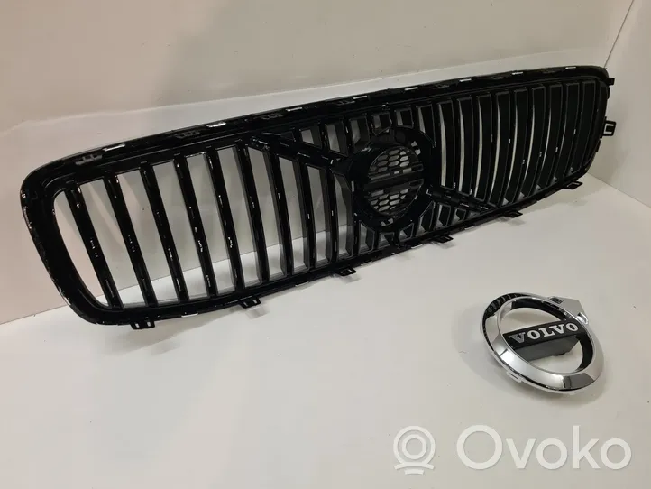 Volvo S90, V90 Etupuskurin ylempi jäähdytinsäleikkö 31383515