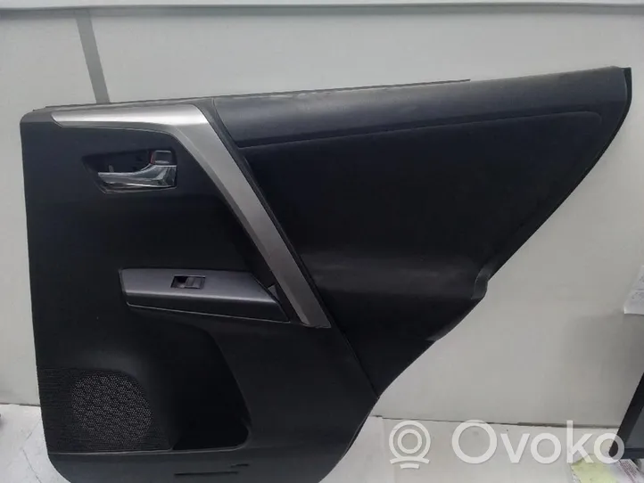 Toyota RAV 4 (XA40) Rivestimento del pannello della portiera posteriore 67787-X1B09