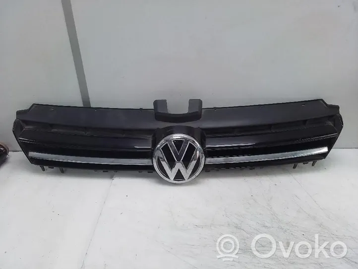 Volkswagen Golf VIII Atrapa chłodnicy / Grill 5G0853653