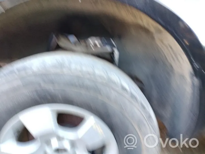 Nissan Navara Pare-boue passage de roue avant Sinreferencia