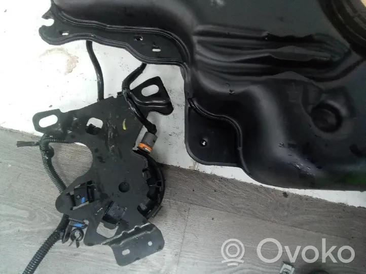 Peugeot 3008 II Réservoir de carburant 9813214580