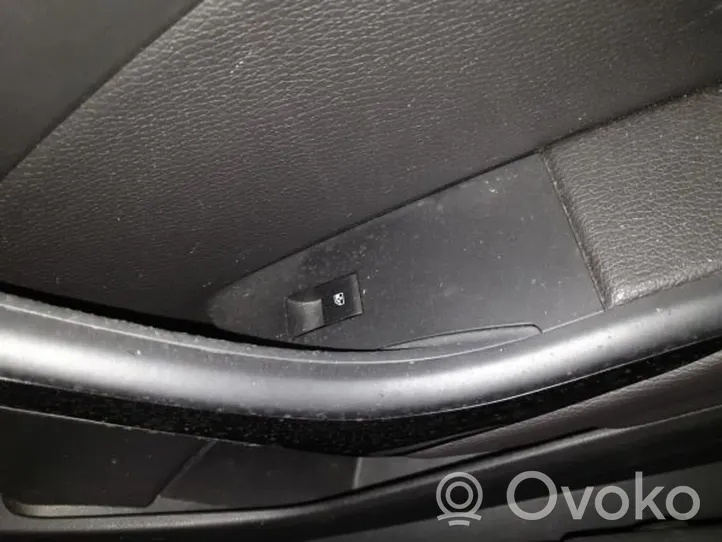 Opel Astra J Interrupteur commade lève-vitre 