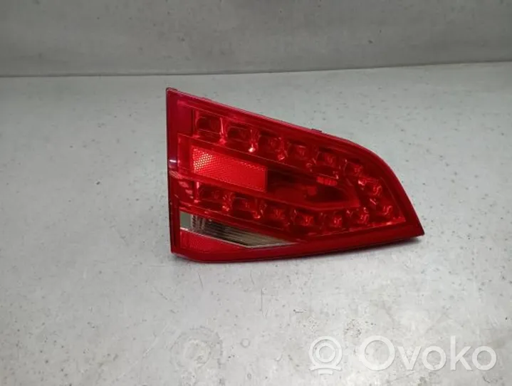 Audi A4 S4 B8 8K Lampy tylnej klapy bagażnika 