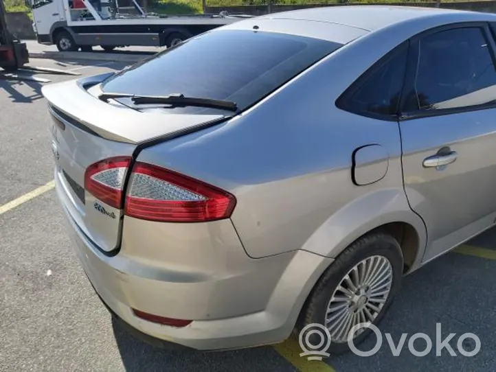 Ford Mondeo MK IV Pannello laterale posteriore 