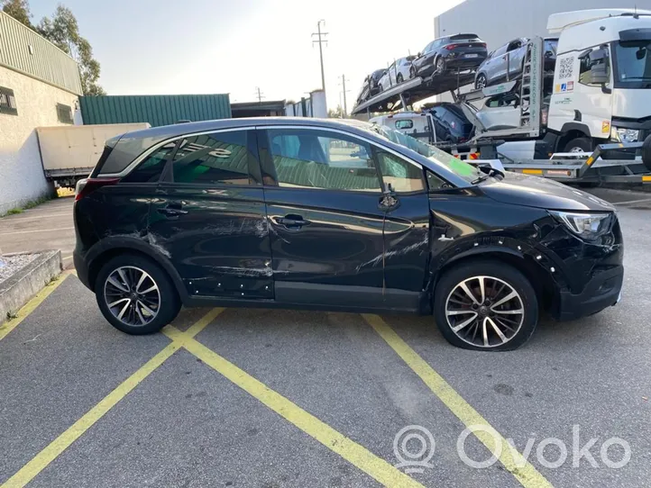 Opel Crossland X Takaikkunan nostomekanismi ilman moottoria 