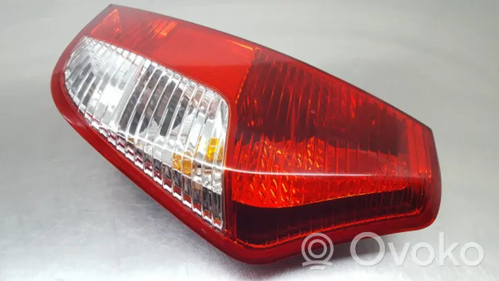 Hyundai i10 Lampy tylnej klapy bagażnika 