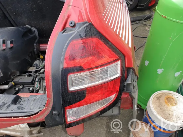 Renault Twingo III Lampy tylnej klapy bagażnika 