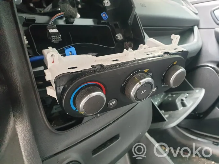 Renault Clio IV Panel klimatyzacji 
