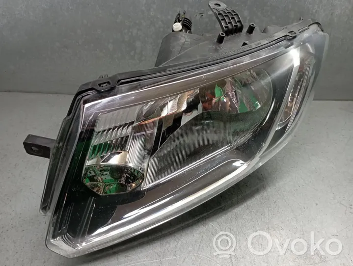Dacia Sandero Headlight/headlamp 