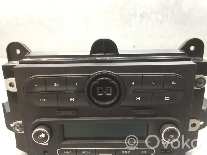 Renault Twingo III Radio/CD/DVD/GPS head unit 