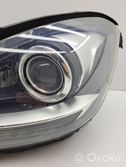 Mercedes-Benz C W204 Lampa przednia A2048204539