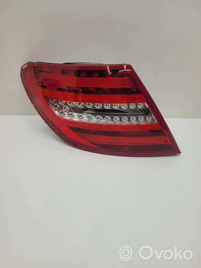 Mercedes-Benz C W204 Lampa tylna 2048205464