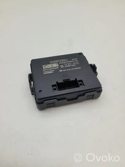 Volkswagen Golf VII Gateway control module 5Q0907530AJ