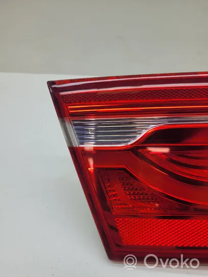 Jaguar XE Lampy tylnej klapy bagażnika 