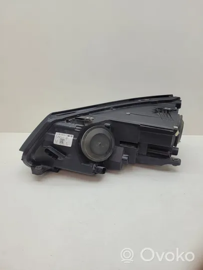 Volkswagen Tiguan Headlight/headlamp 5N1941752