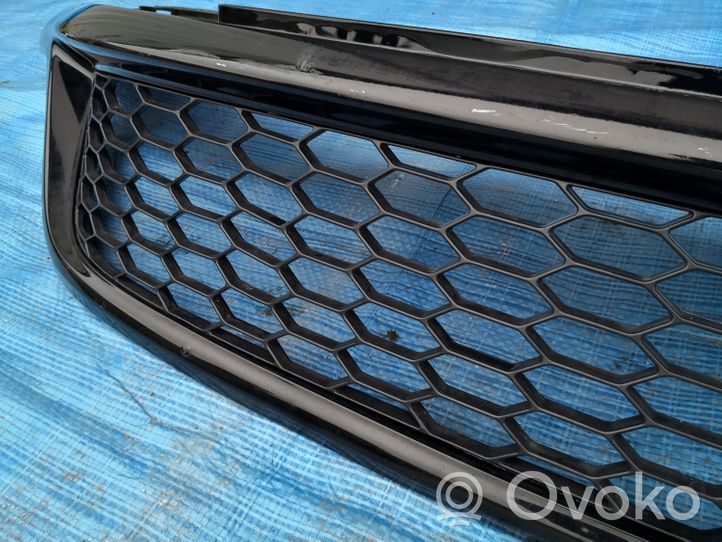 Honda Civic Maskownica / Grill / Atrapa górna chłodnicy 71102SMGZZ00