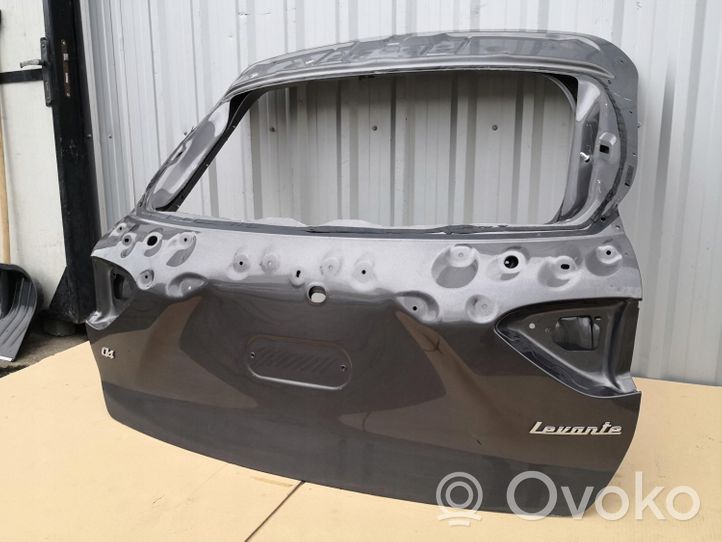 Maserati Levante Takaluukun/tavaratilan kansi KLAPA MASERATI LEVANTE   