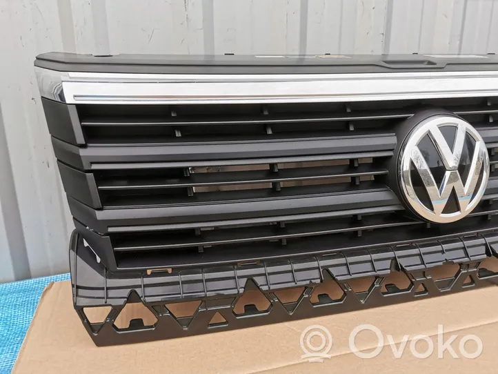 Volkswagen Crafter Maskownica / Grill / Atrapa górna chłodnicy 7C0853653J