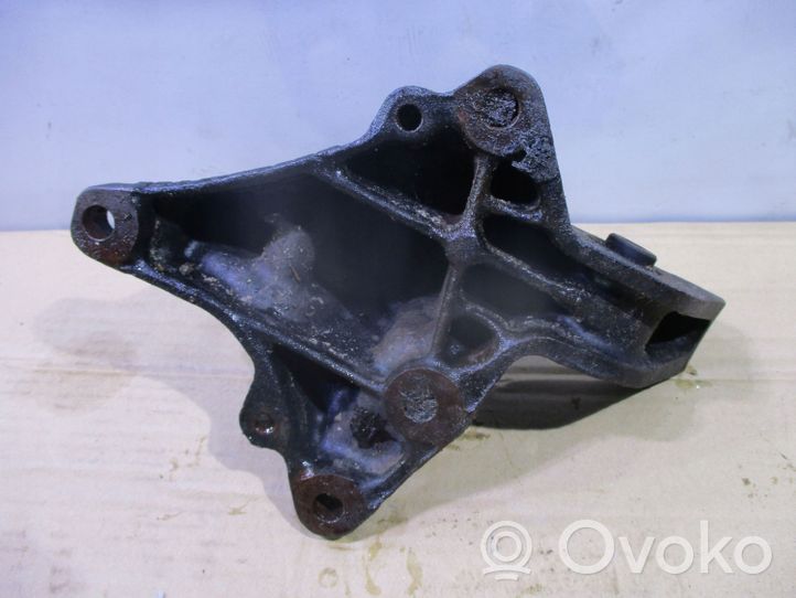 Citroen DS5 Pusašio pakabinamo guolio kronšteinas 9653126780