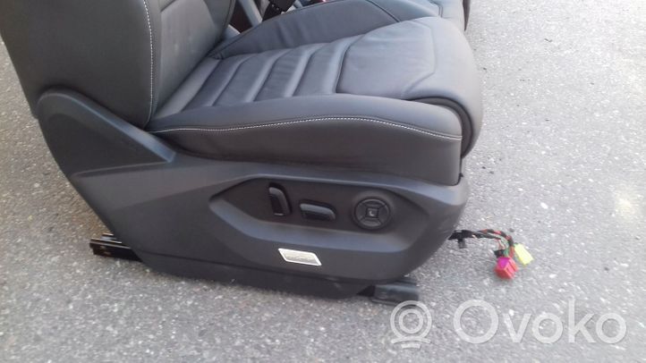 Volkswagen Touareg III Seat set 