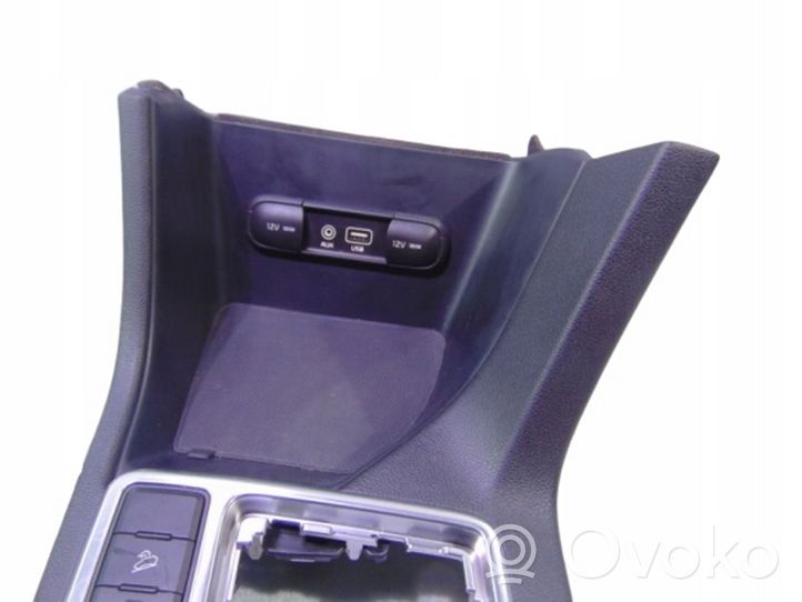 KIA Sportage Center console 84680F1210