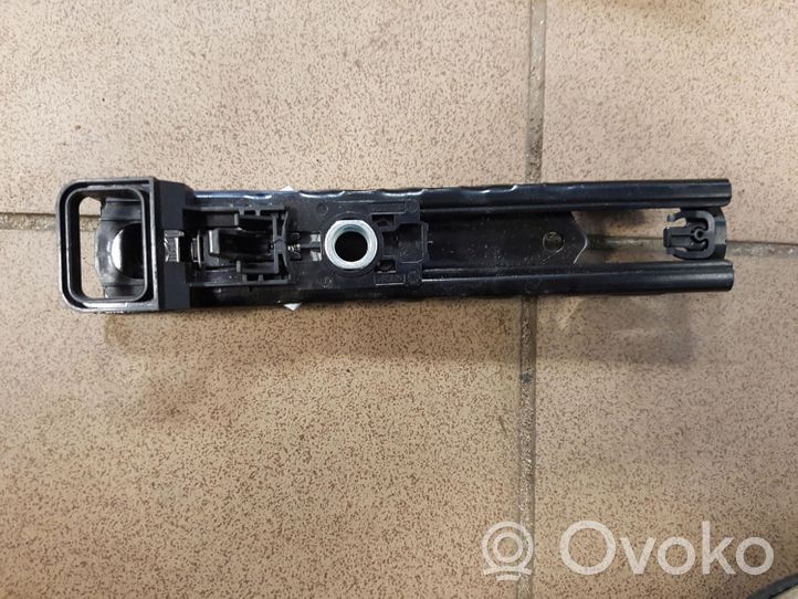 Volkswagen Touareg III Rail de réglage hauteur de ceinture de sécurité 4M0857819A