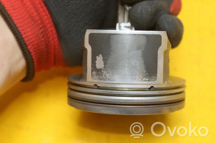 Volkswagen Golf VI Piston avec bielle 