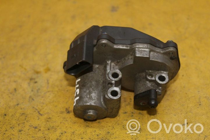 Audi A4 S4 B7 8E 8H Imusarjan venttiilin käyttömoottori 06F133482B