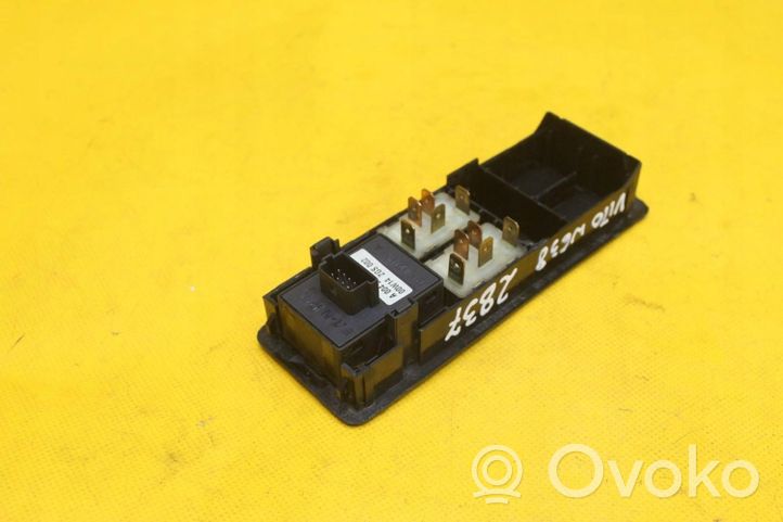 Mercedes-Benz Vito Viano W638 Interruptor del elevalunas eléctrico A0045459207