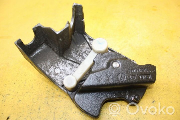 Peugeot 308 Gearbox mounting bracket 