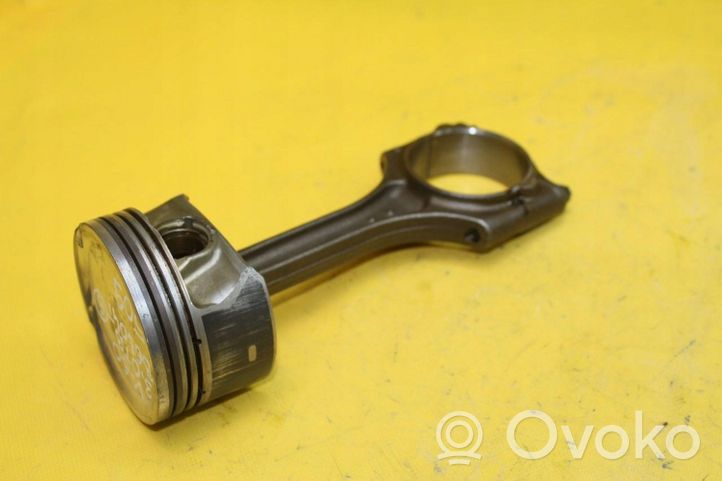 Volvo S60 Piston with connecting rod B6304T