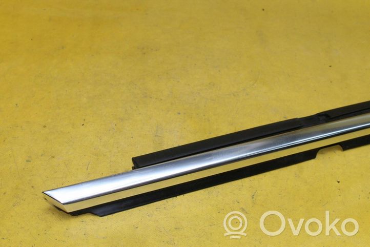 Mercedes-Benz CLS C219 Rivestimento modanatura del vetro della portiera posteriore 