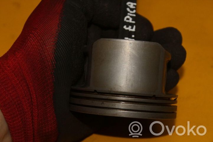 Chevrolet Omega B Piston avec bielle 