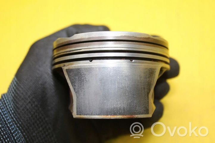 Mercedes-Benz GLE (W166 - C292) Piston 