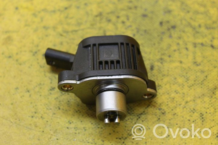 Volkswagen Golf VII Electromagnetic valve 04E906048A