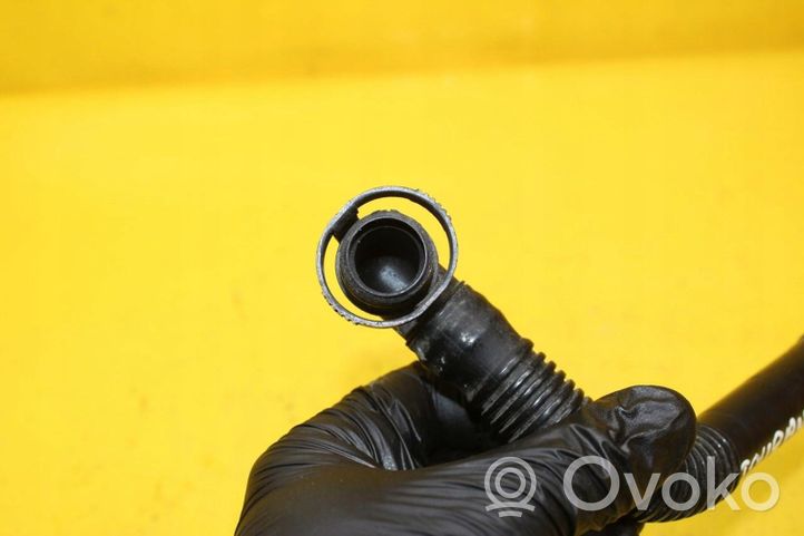 Volkswagen Touran III Breather hose/pipe 3C0129637B