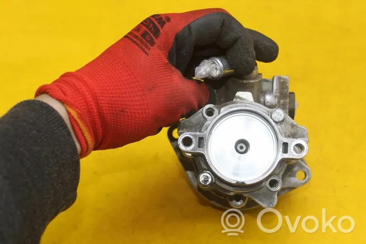 Volkswagen II LT Power steering pump 