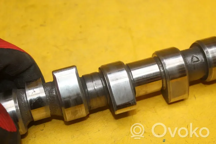 Volkswagen Transporter - Caravelle T4 Camshaft 074101J