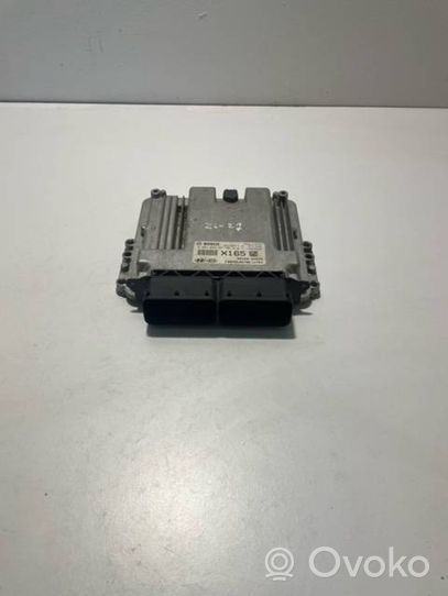 KIA Carens III Sterownik / Moduł ECU 0281032241