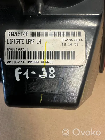 Fiat Freemont Lampy tylnej klapy bagażnika 68078517AE