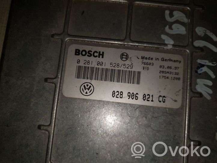 Volkswagen Sharan Calculateur moteur ECU 028906021CG
